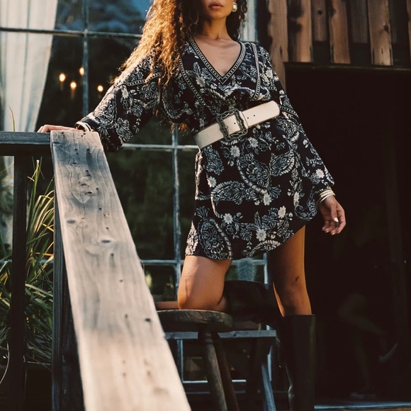 12th tribe boho v neck floral dress long sleeve - Picture 1 of 8